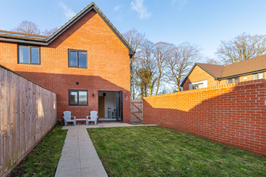 Property photo 2 of 21 Img_2053