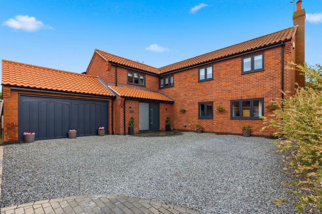Property photo 1 of 54