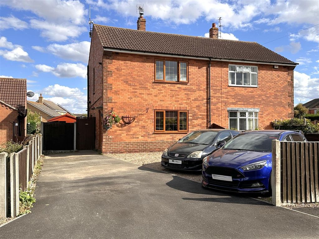 Property photo 1 of 17 Front Aspect 546
