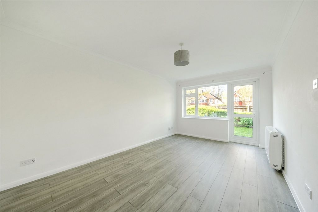 Property photo 2 of 12 Picture No. 10