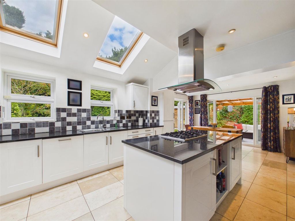 Property photo 2 of 32 Dining Kitchen