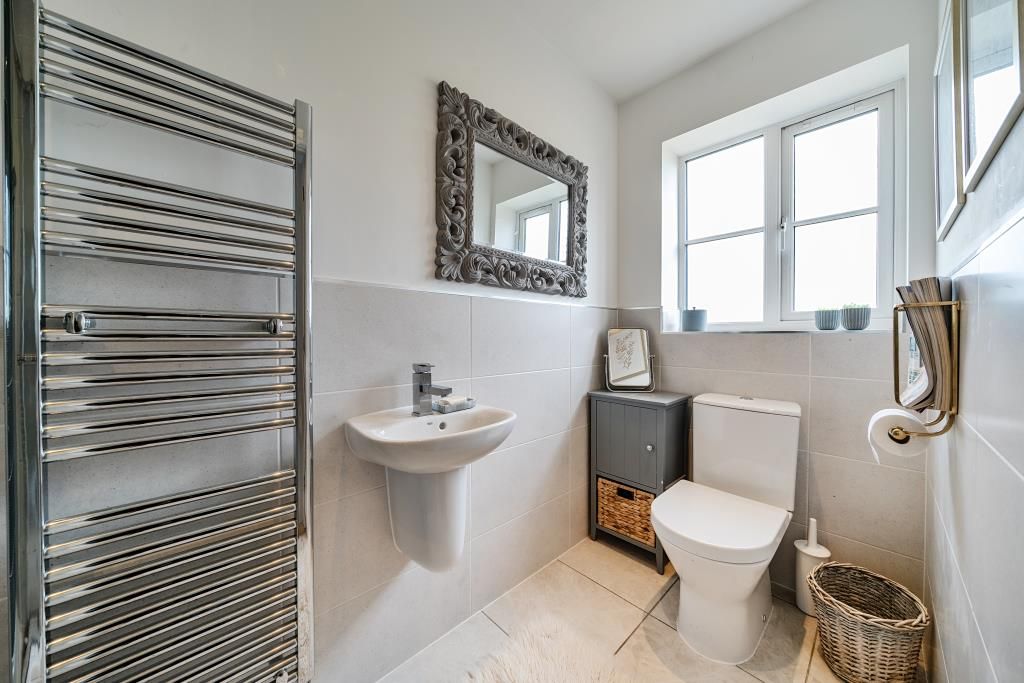 Property photo 3 of 21 Bathroom