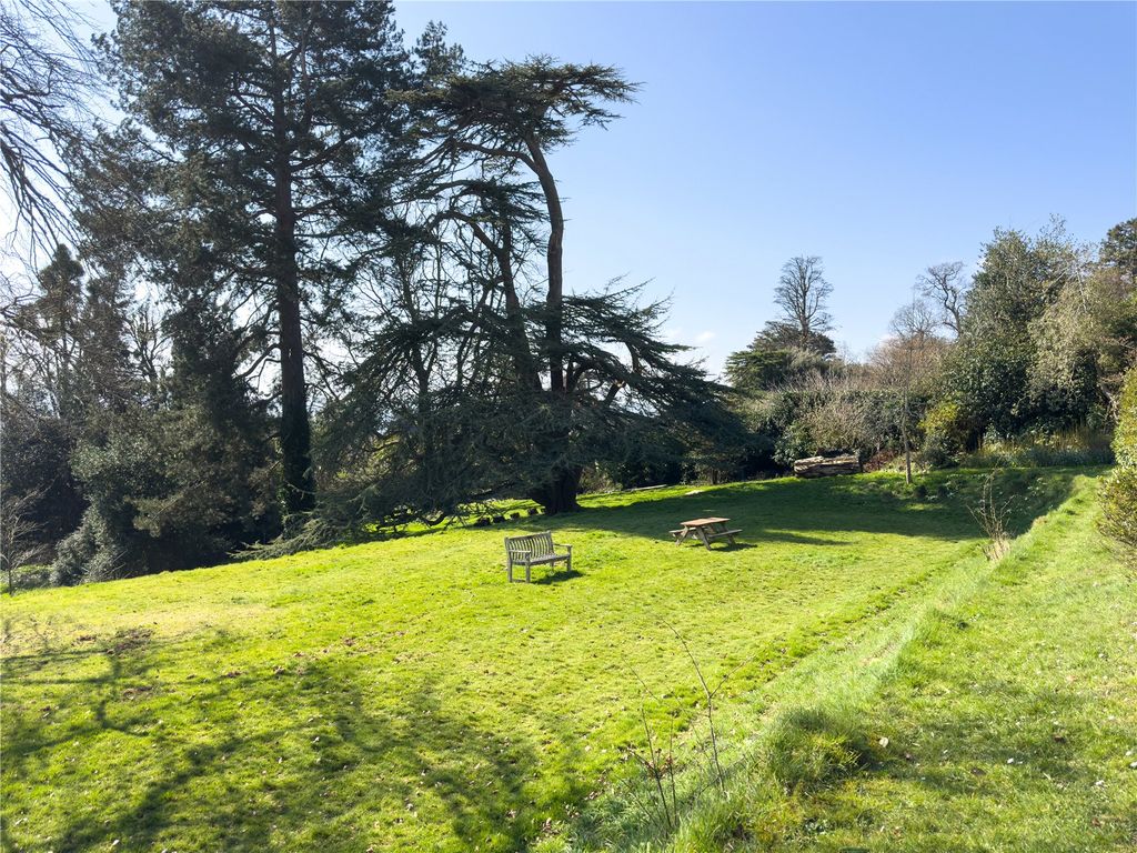 Property photo 3 of 13 Grounds