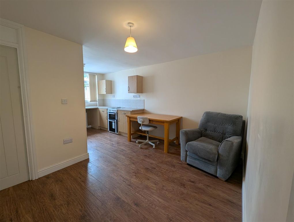 Property photo 3 of 14 Dining Area