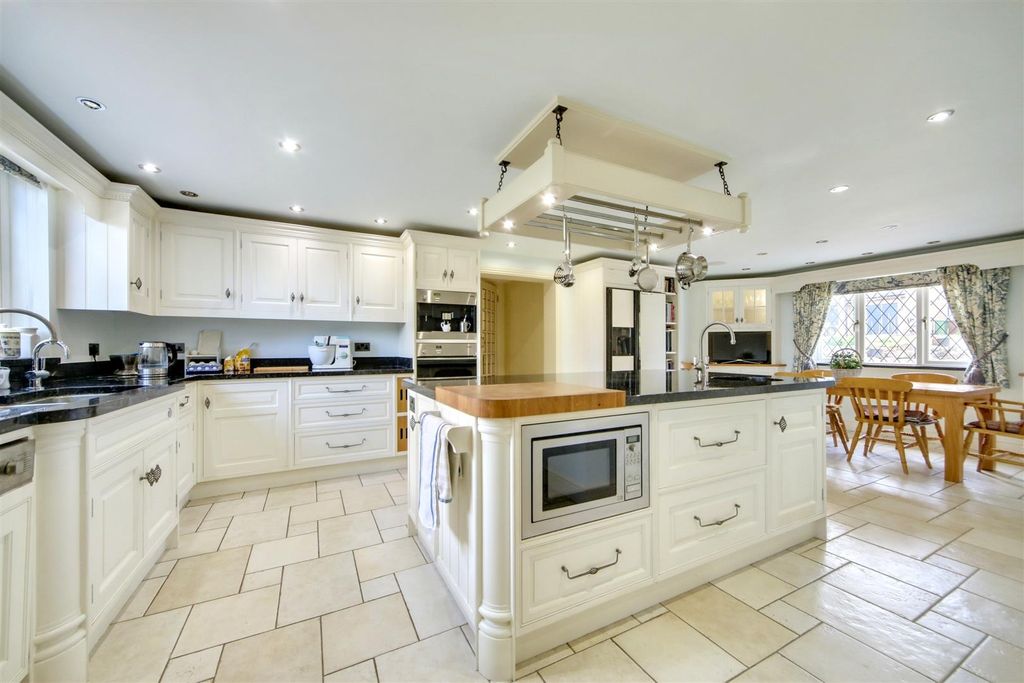 Property photo 2 of 24 Img_2174-Img_2178.Jpg