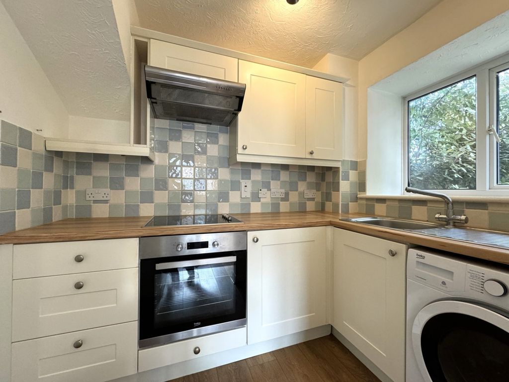 Property photo 2 of 7 Picture No. 32