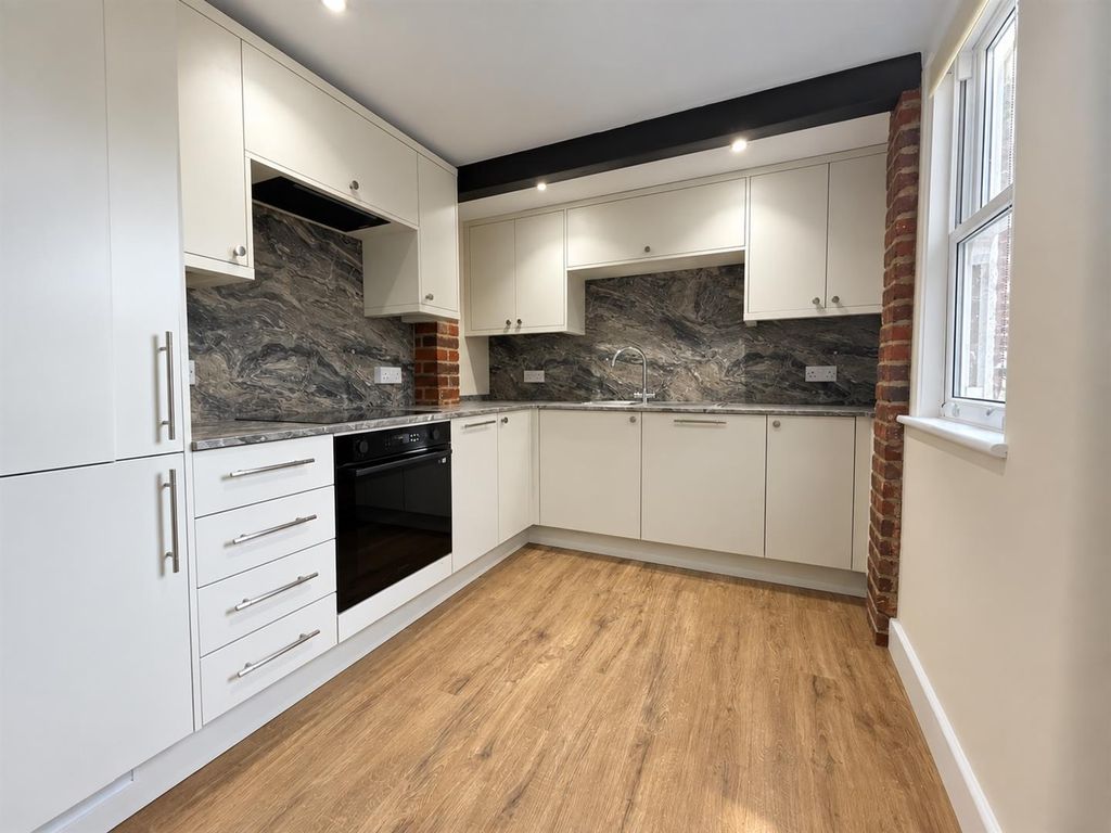 Property photo 2 of 12 Kitchen 1.Png