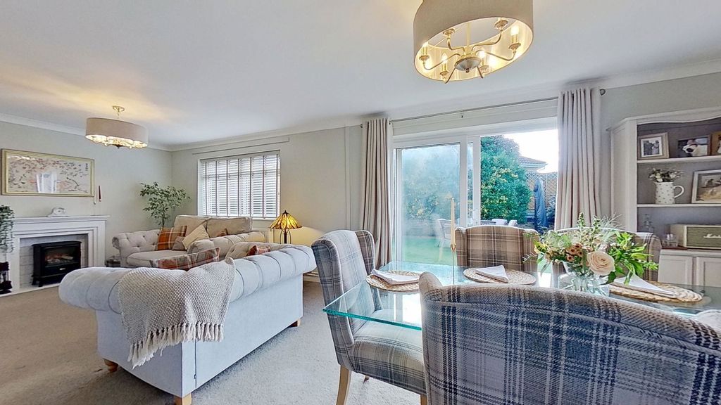 Property photo 2 of 26