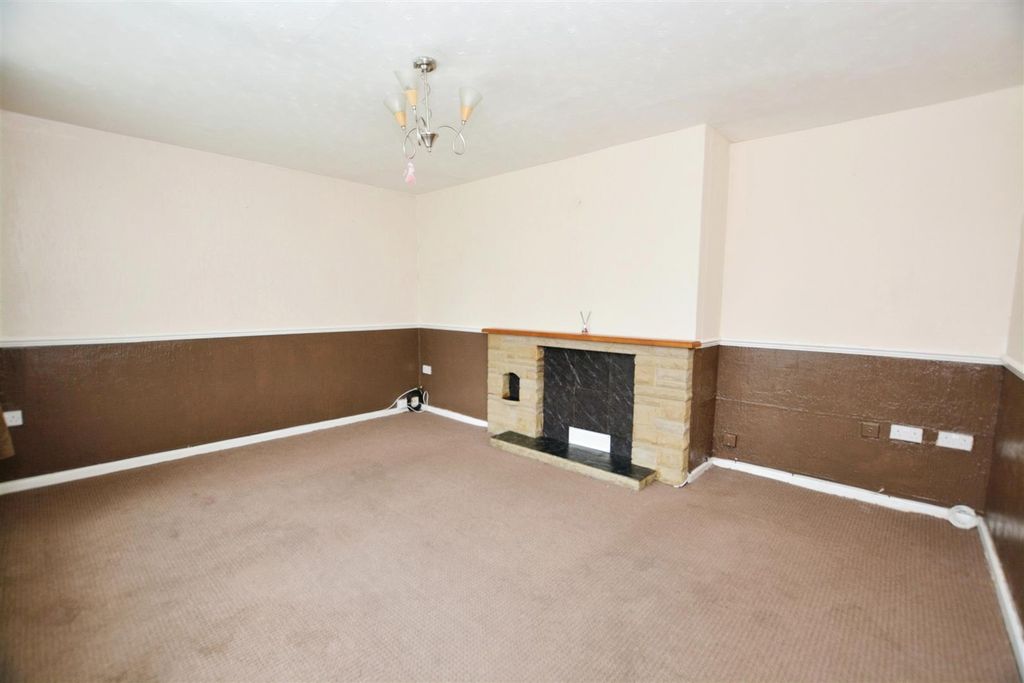 Property photo 2 of 17 Living Room
