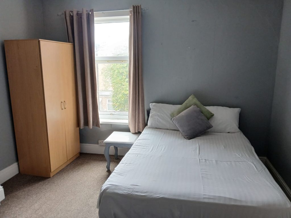 Property photo 1 of 4