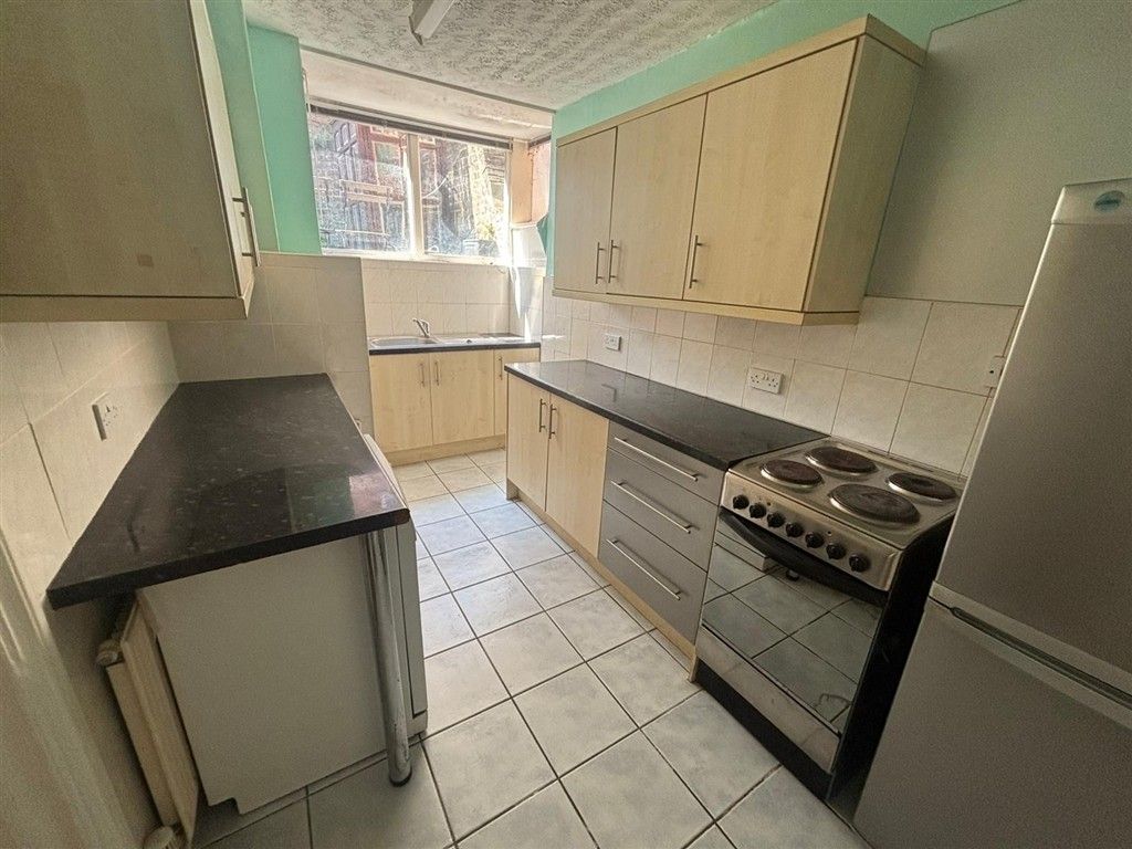 Property photo 2 of 12 Kitchen