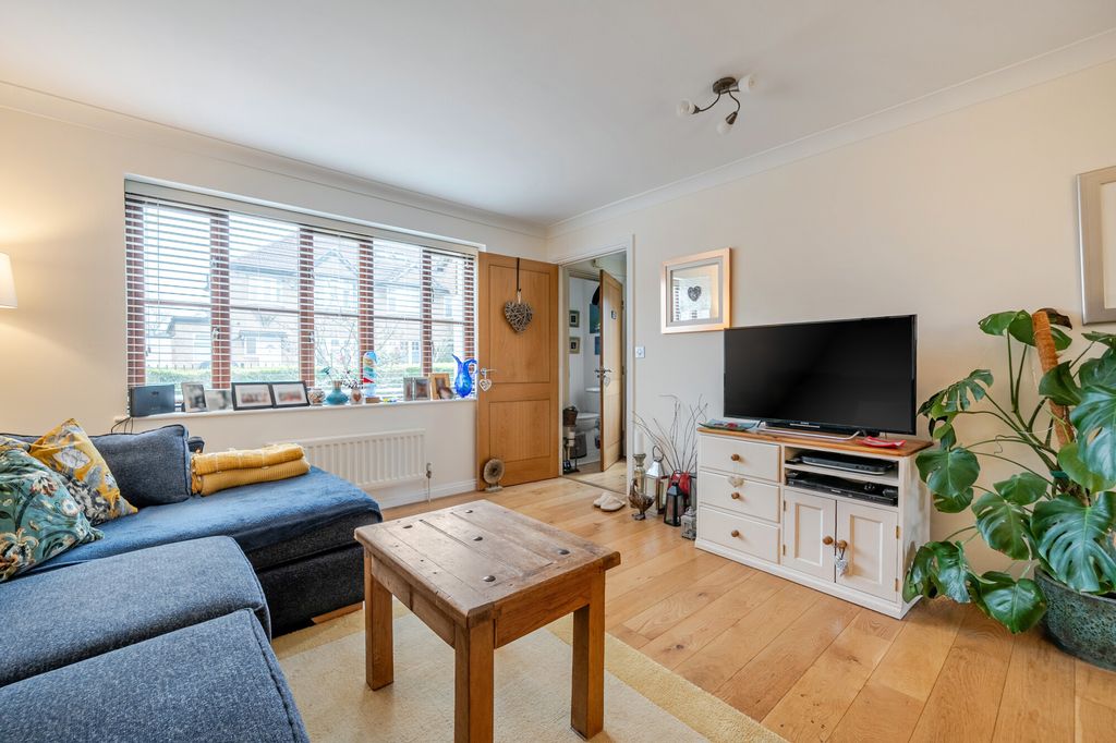 Property photo 2 of 20