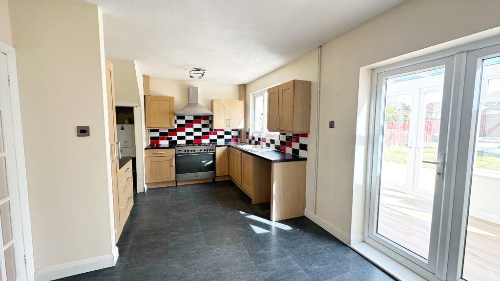 Property photo 2 of 18 Image