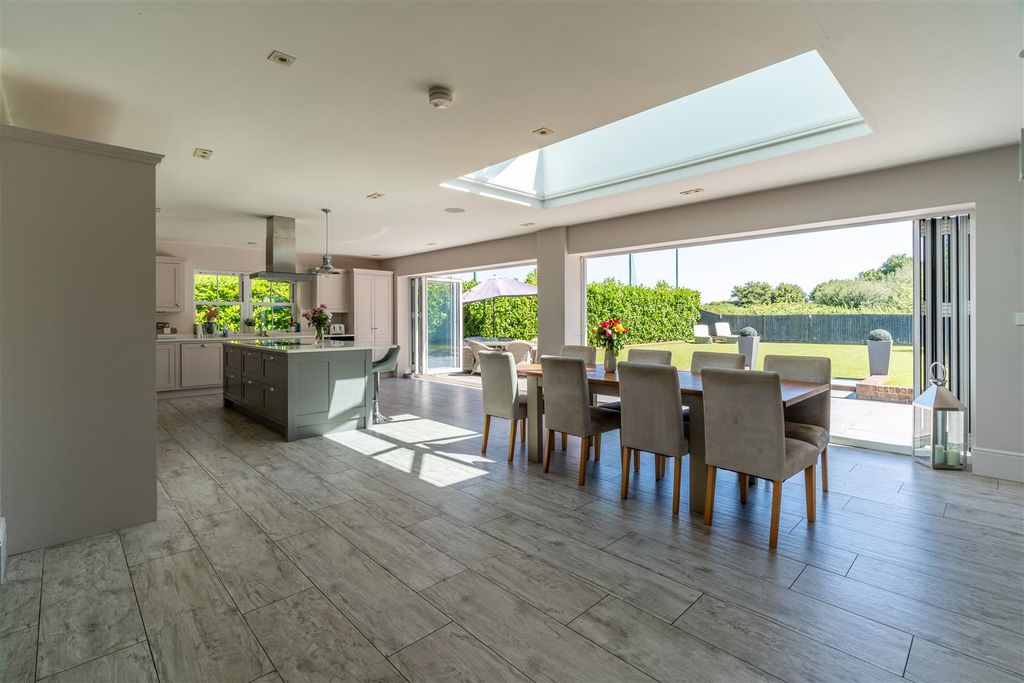 Property photo 2 of 58 Stunning Kitchen/Diner/Breakfast/Orangery