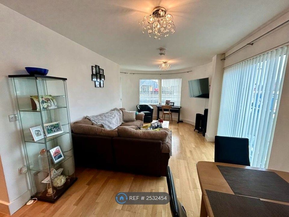 Property photo 3 of 14