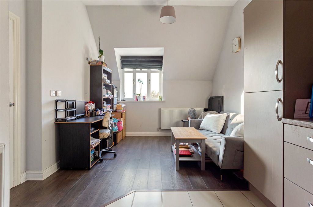 Property photo 3 of 8 Picture No. 16