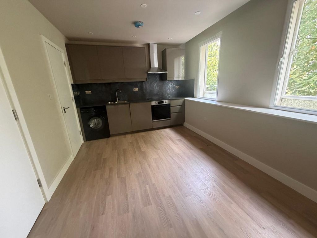Property photo 1 of 4