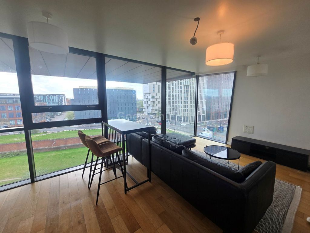 Property photo 2 of 11