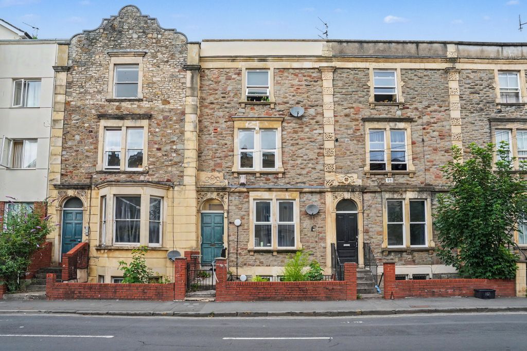 Property photo 1 of 11 Flat 2, 43 City Road, St Pauls, Bristol, Bs2 8Tu