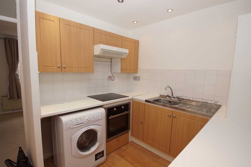 Property photo 3 of 6 Photo