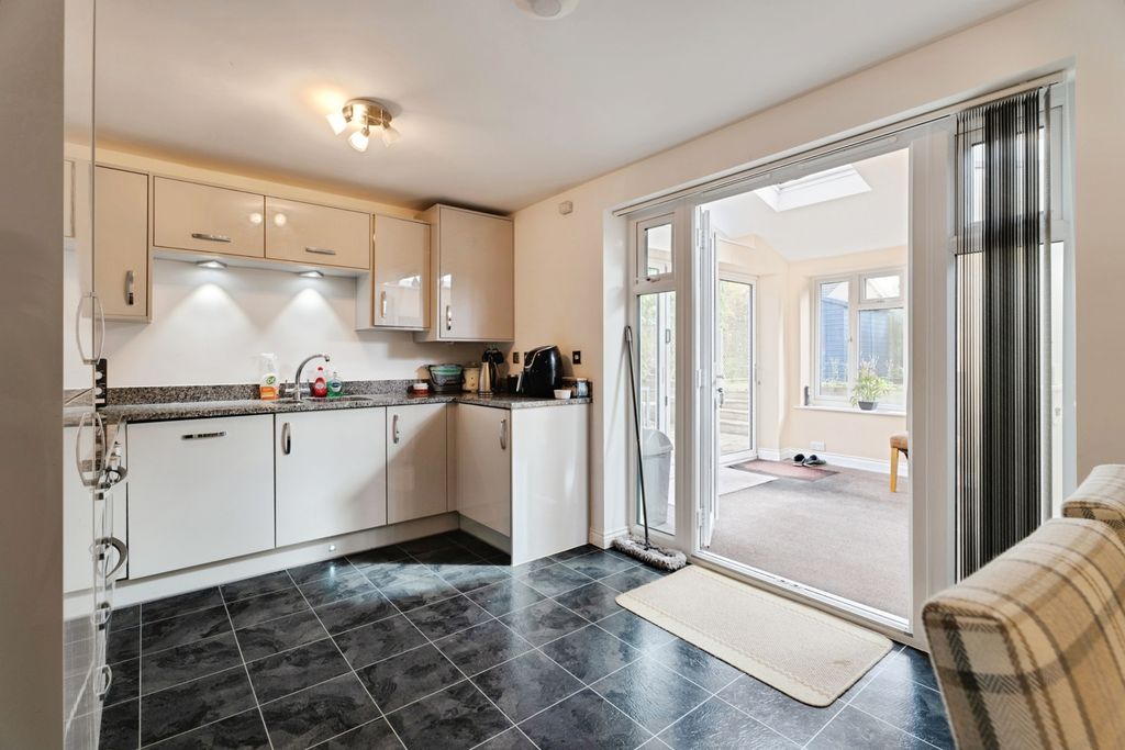 Property photo 3 of 20 Pbox-Img.Jpg