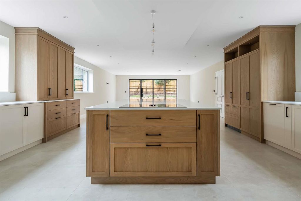 Additional image 26 of 4 bed detached house for saleCross Lanes, Guildford GU1