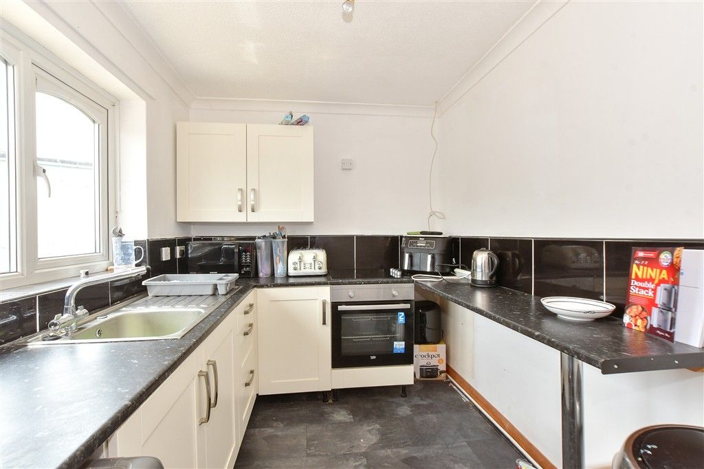 Property photo 1 of 8 Kitchen