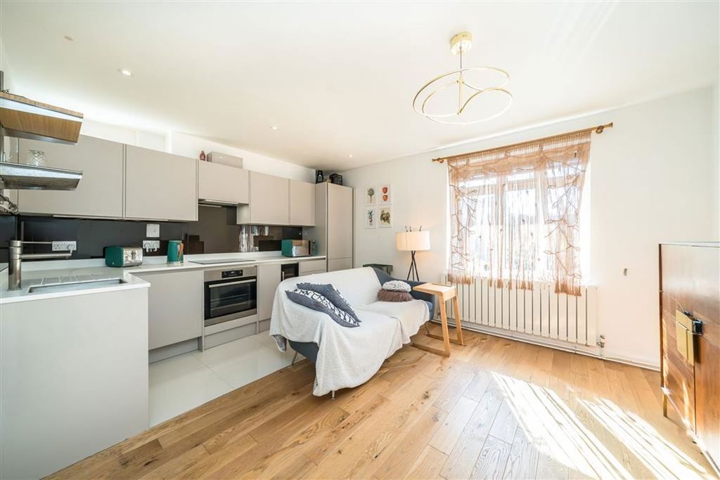 Property photo 2 of 6