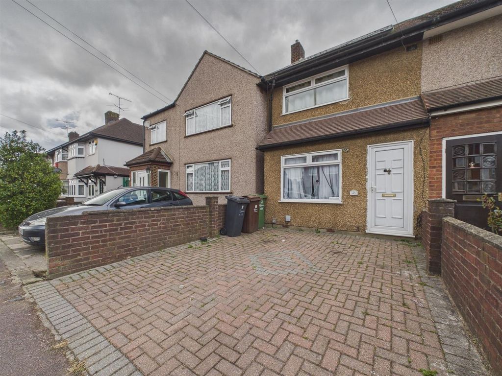 Property photo 2 of 34 Cam01798G0-Pr0664-Still034.Jpg