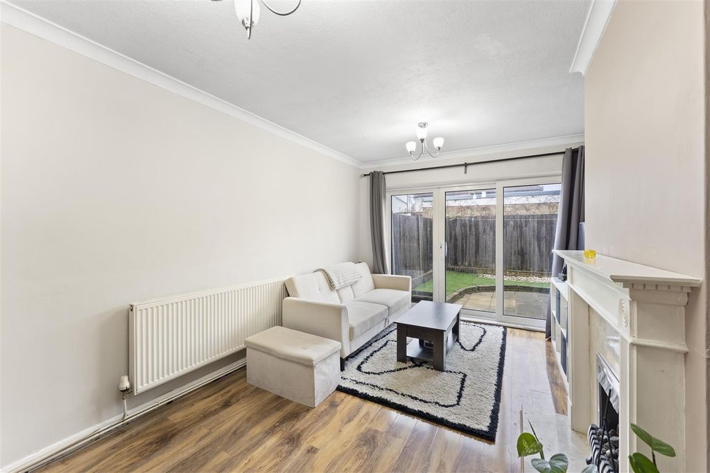 Property photo 3 of 9