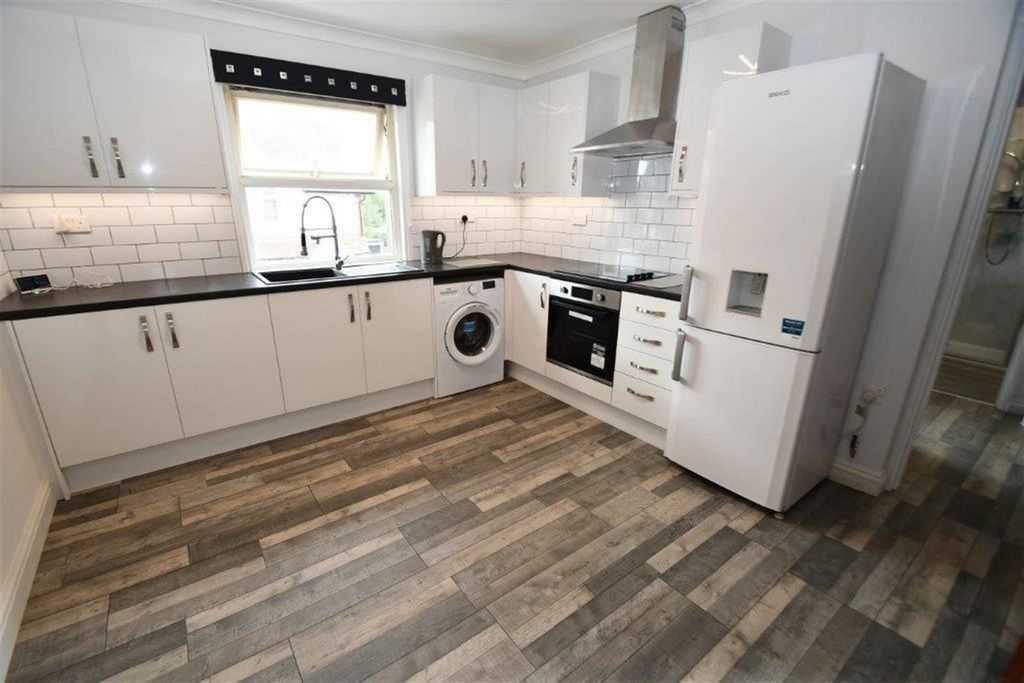 Property photo 2 of 5 Kitchen1