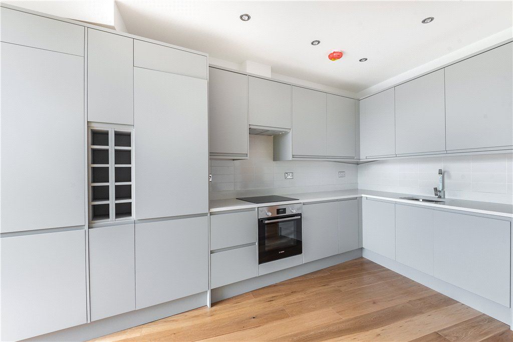 Property photo 3 of 17 Reception/Kitchen