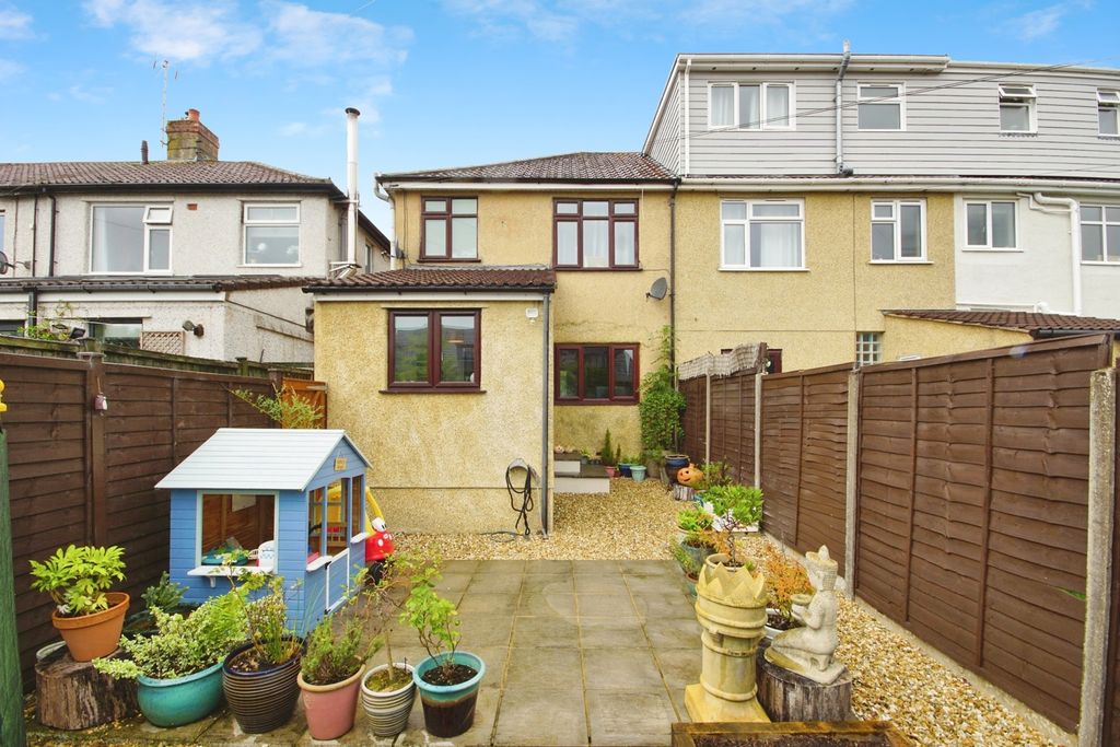 Property photo 3 of 17 Photo