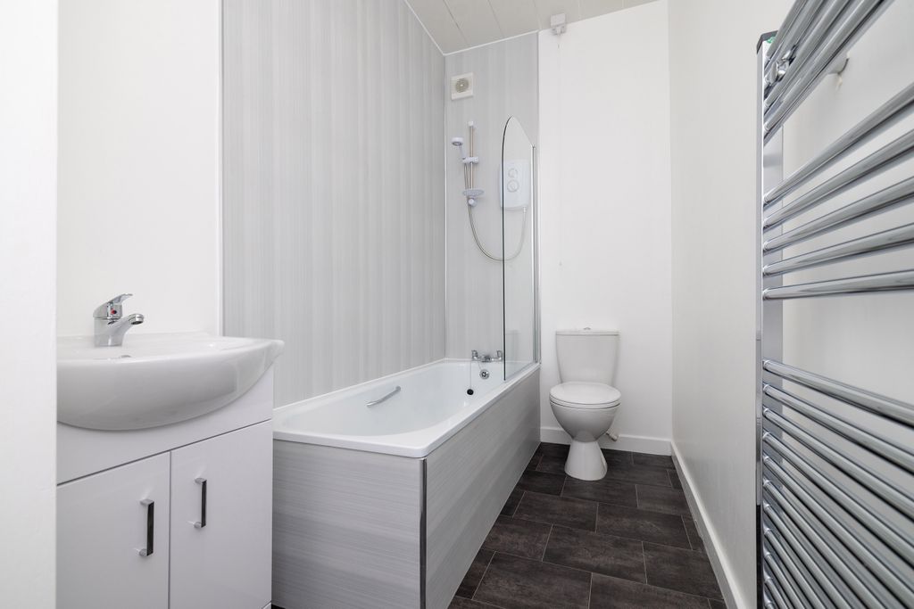 Property photo 3 of 8 Photo 3