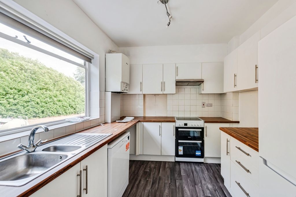 Property photo 2 of 16 Kitchen