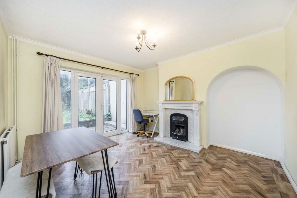 Property photo 2 of 6