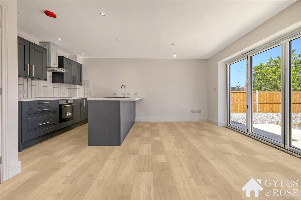 Property photo 1 of 15 Kitchen