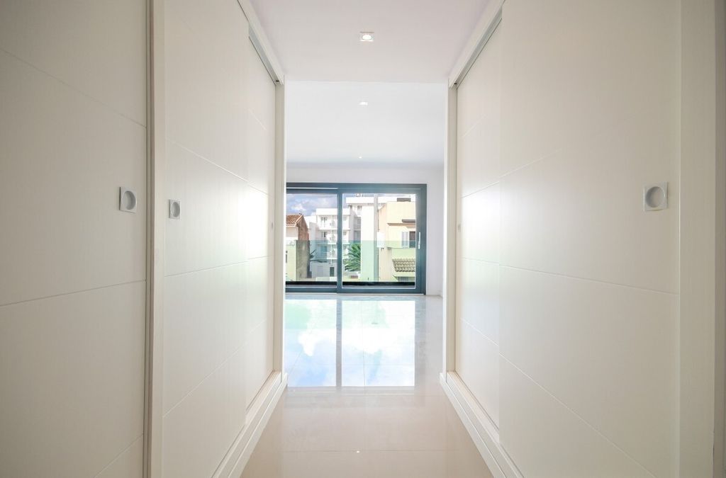 Property photo 3 of 10 A2118 (22)