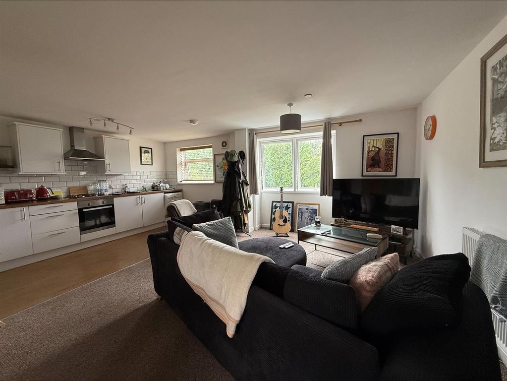 Property photo 3 of 9 Processed-Fe66E07E-0A69-40C3-9869-D90F03F2037C.Jpe
