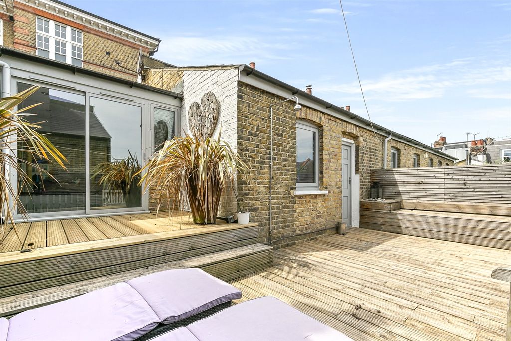 Property photo 1 of 25 Picture No. 05