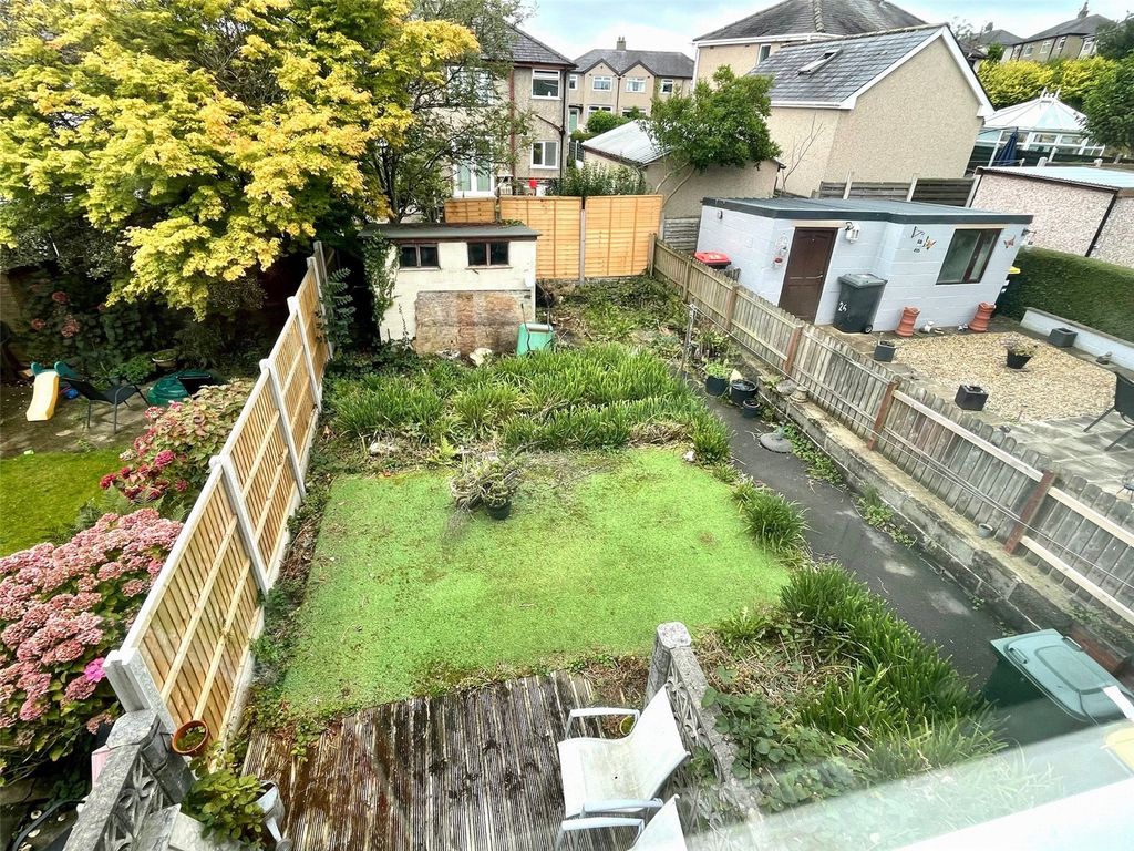 Property photo 3 of 17 Garden View