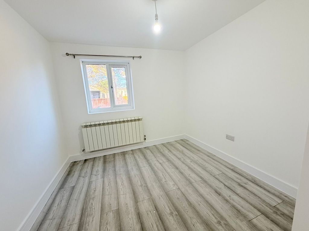 Property photo 3 of 8 Gallery