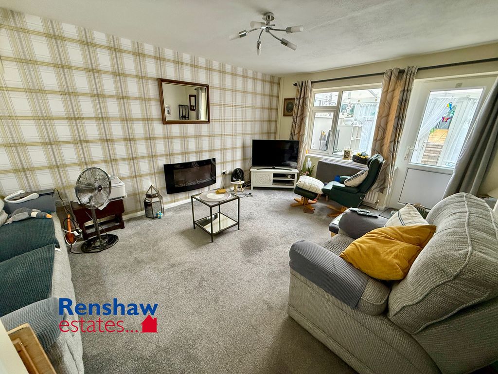 Property photo 2 of 13 L (1)