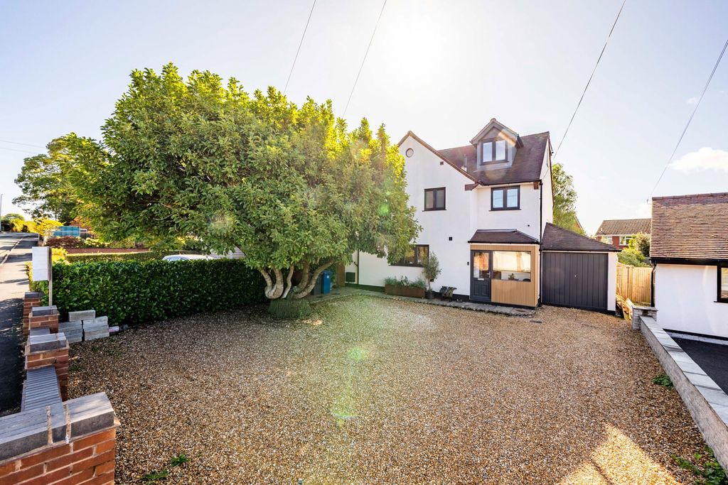 Property photo 1 of 32