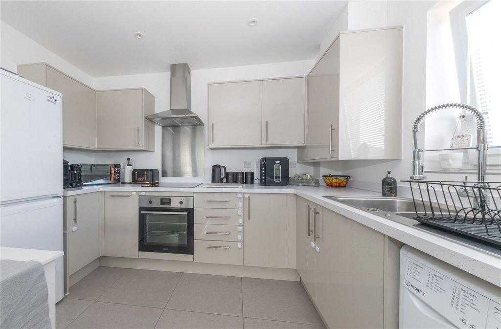 Property photo 3 of 14 Kitchen