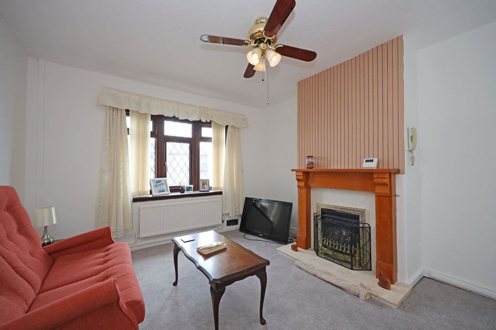 Property photo 2 of 24