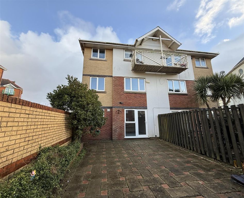 Property photo 1 of 23 Rear Yard