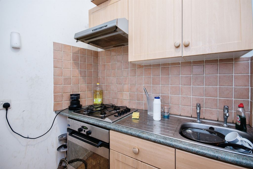 Property photo 3 of 15