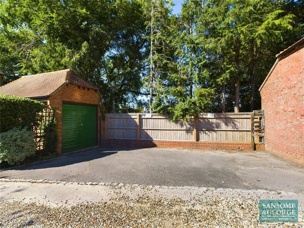 Property photo 2 of 22
