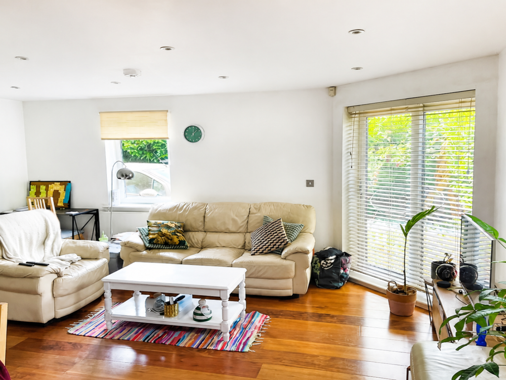 Property photo 2 of 14 54 Finsbury - 9